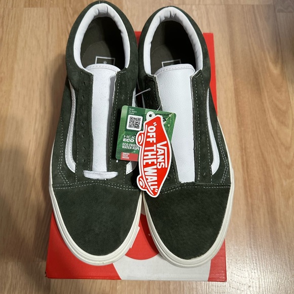Vans low top / size 9.5 / Forest Green / new no box. - Picture 1 of 5